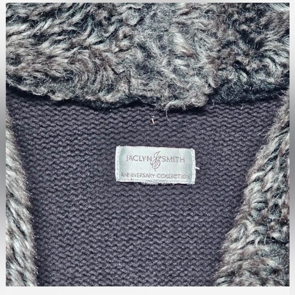 Jaclyn Smith faux fur sweater vest, size L - Picture 4 of 6